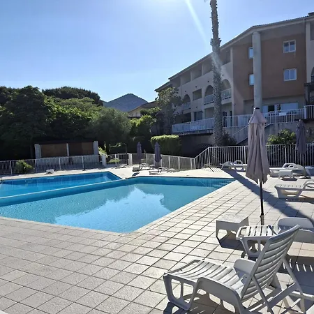 Апартаменты Saint-florent T2 Avec Terrasse Piscine